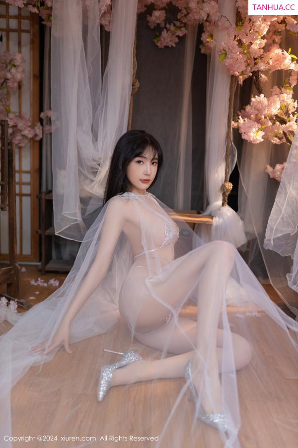 陆萱萱  [XiuRen]高清写真图 2024.07.04 No.8807 陆萱萱 性感美腿第15张图片